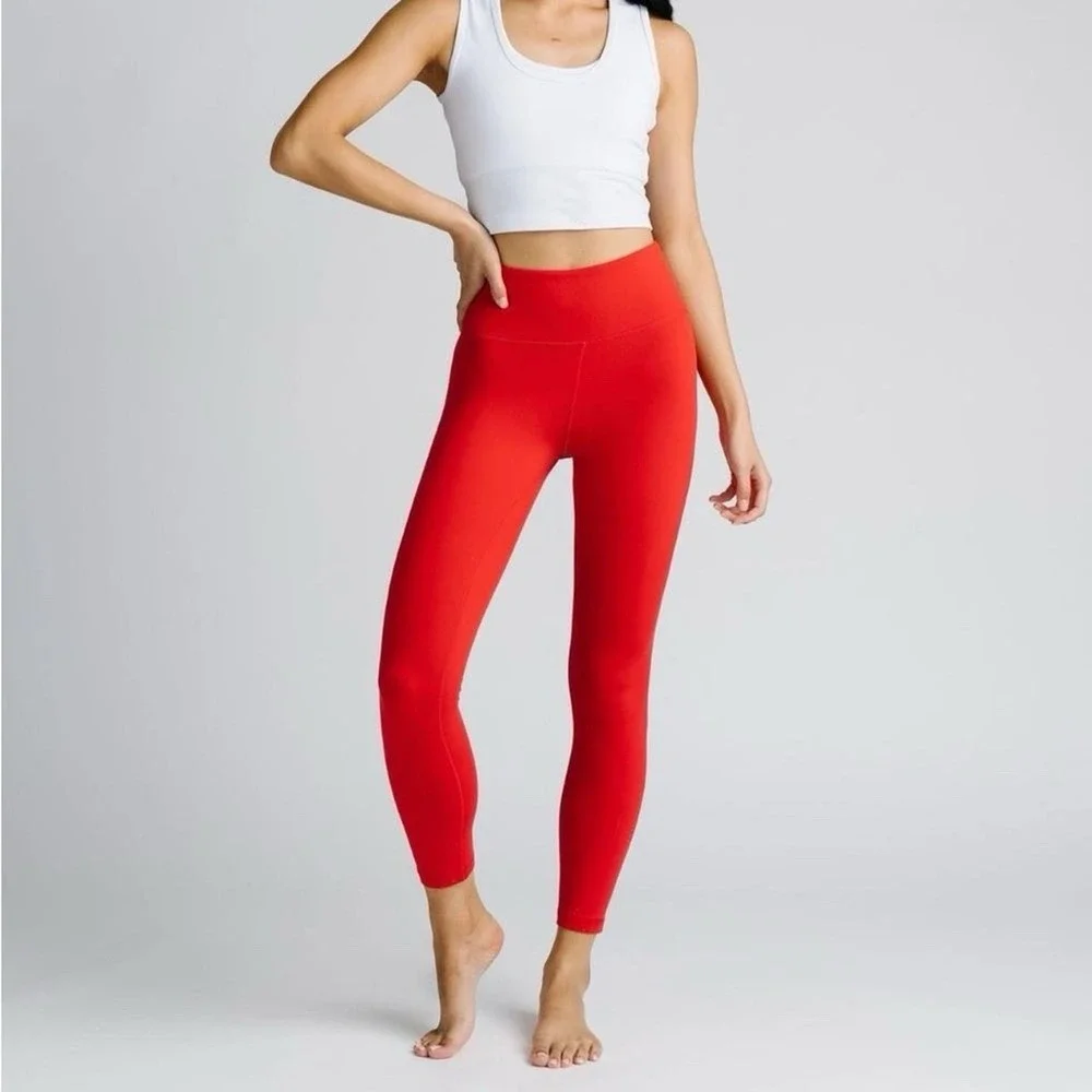 Zyia Active‎ Women's Red Ascend Hi Rise Capri Leggings Size 4